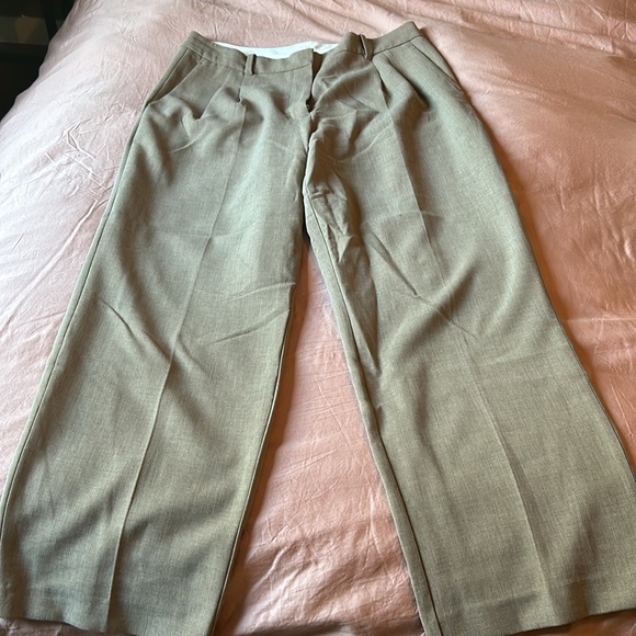 Aritzia effortless - Picture 3 of 10